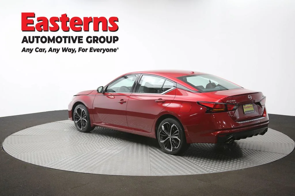 Used 2023 Red Nissan 2.5 SR image 62