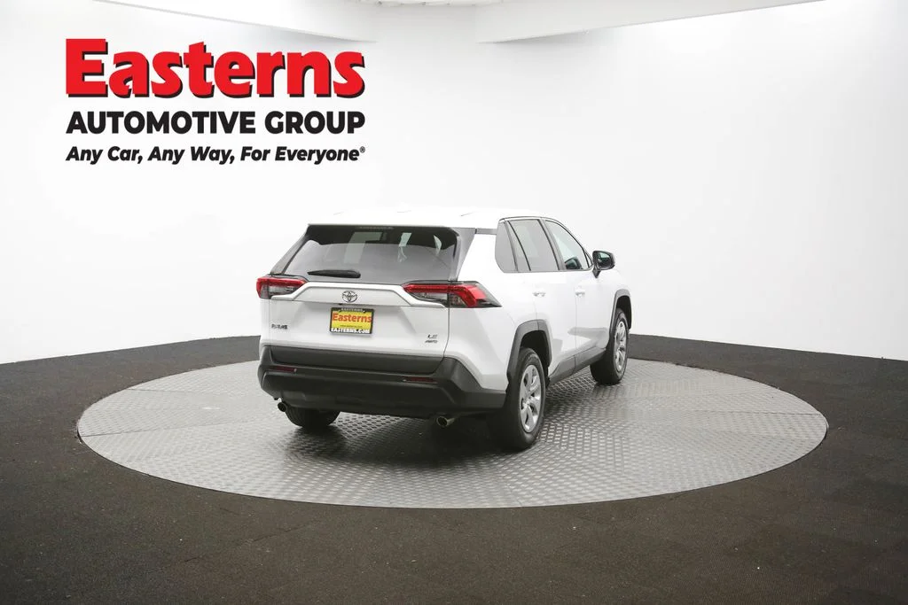 Used 2022 White Toyota LE image 37