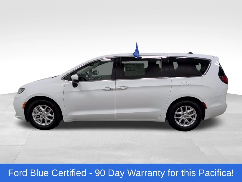 Certified Used 2023 Bright White Clearcoat Chrysler Touring L image 1