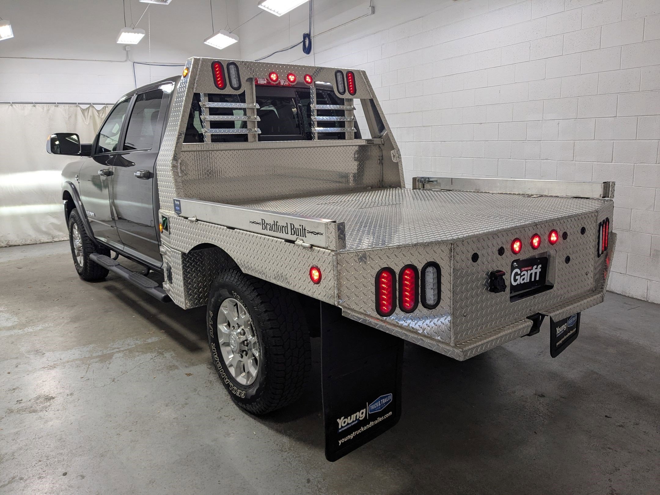 Used 2022 Granite Crystal Metallic Clearcoat Ram Laramie image 7