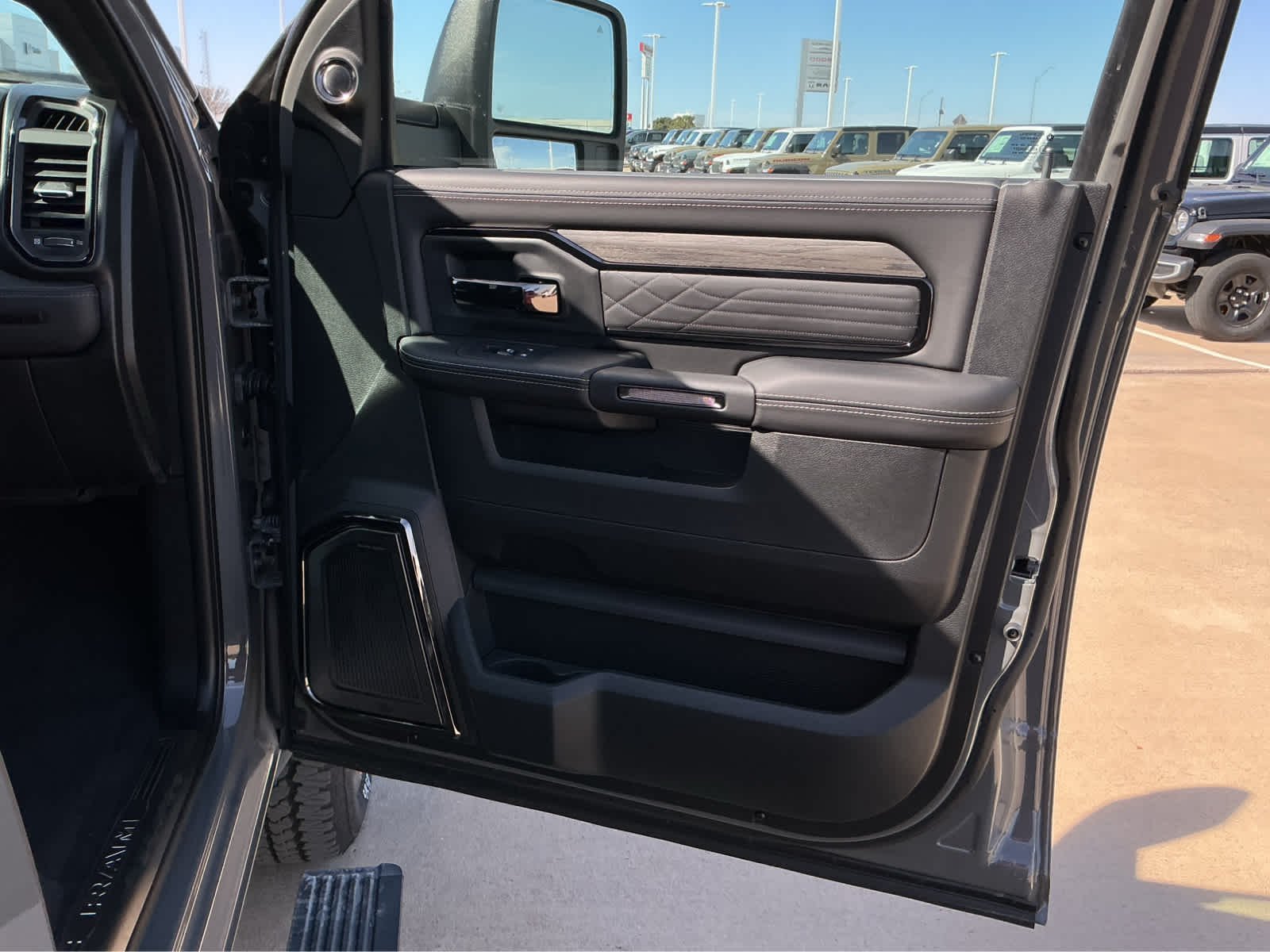 New 2026 Ceramic Gray Clearcoat Ram Limited image 25