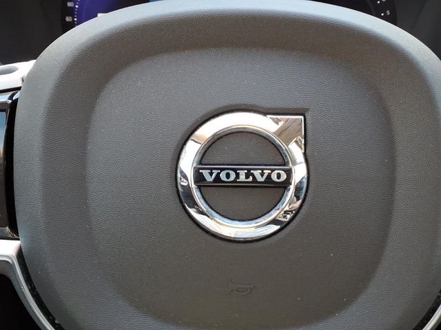 2025 Volvo XC60 Plus - Photo 17