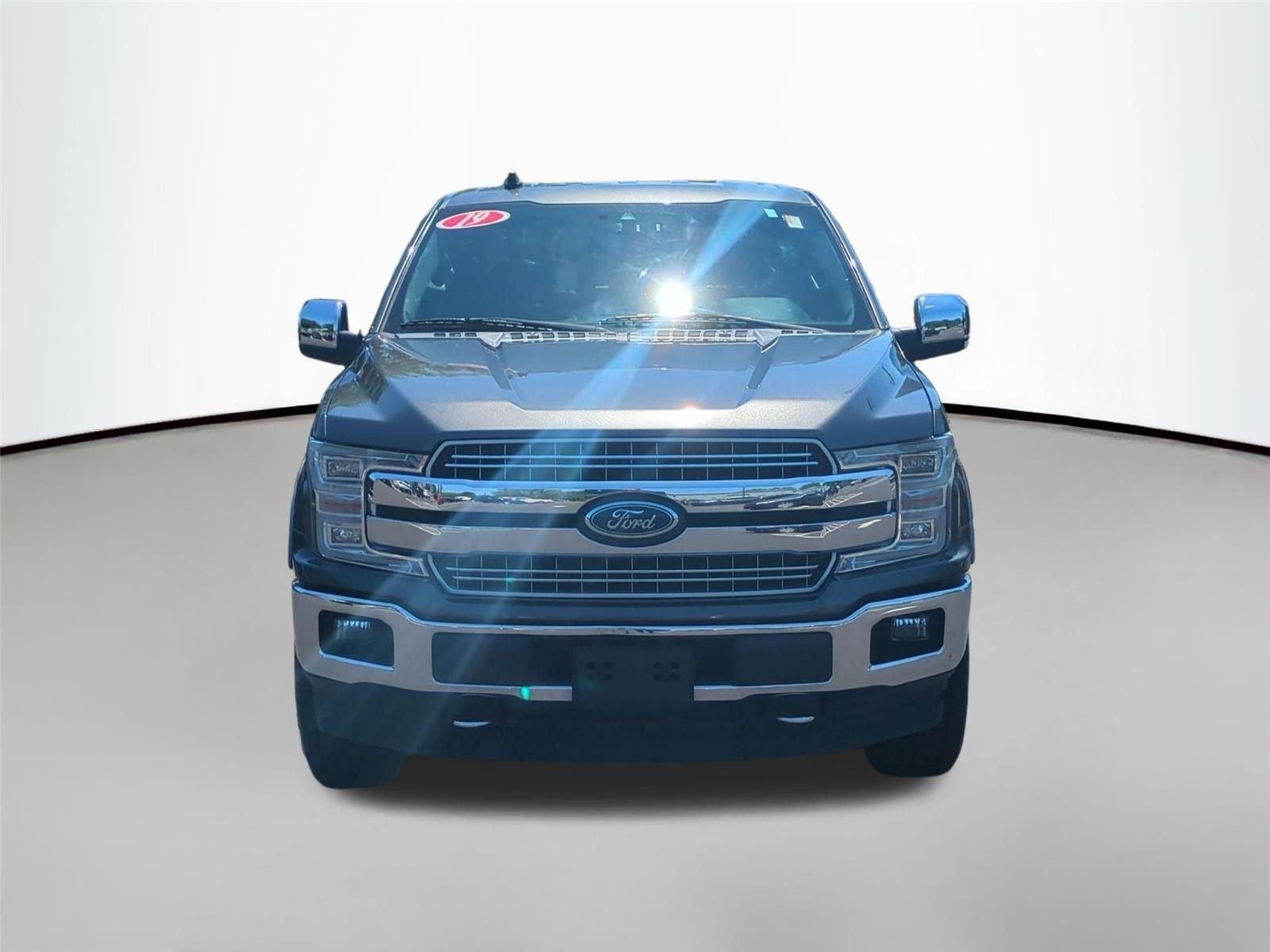 Used 2019 Abyss Gray Metallic Ford LARIAT image 18