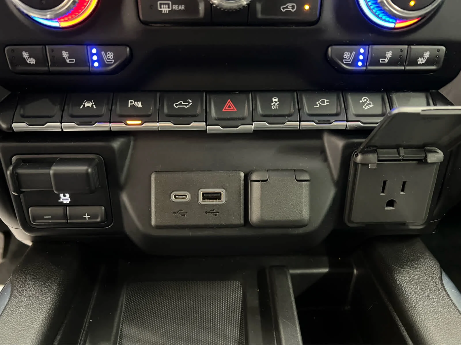 Used 2021 Dark Sky Metallic GMC AT4 image 21