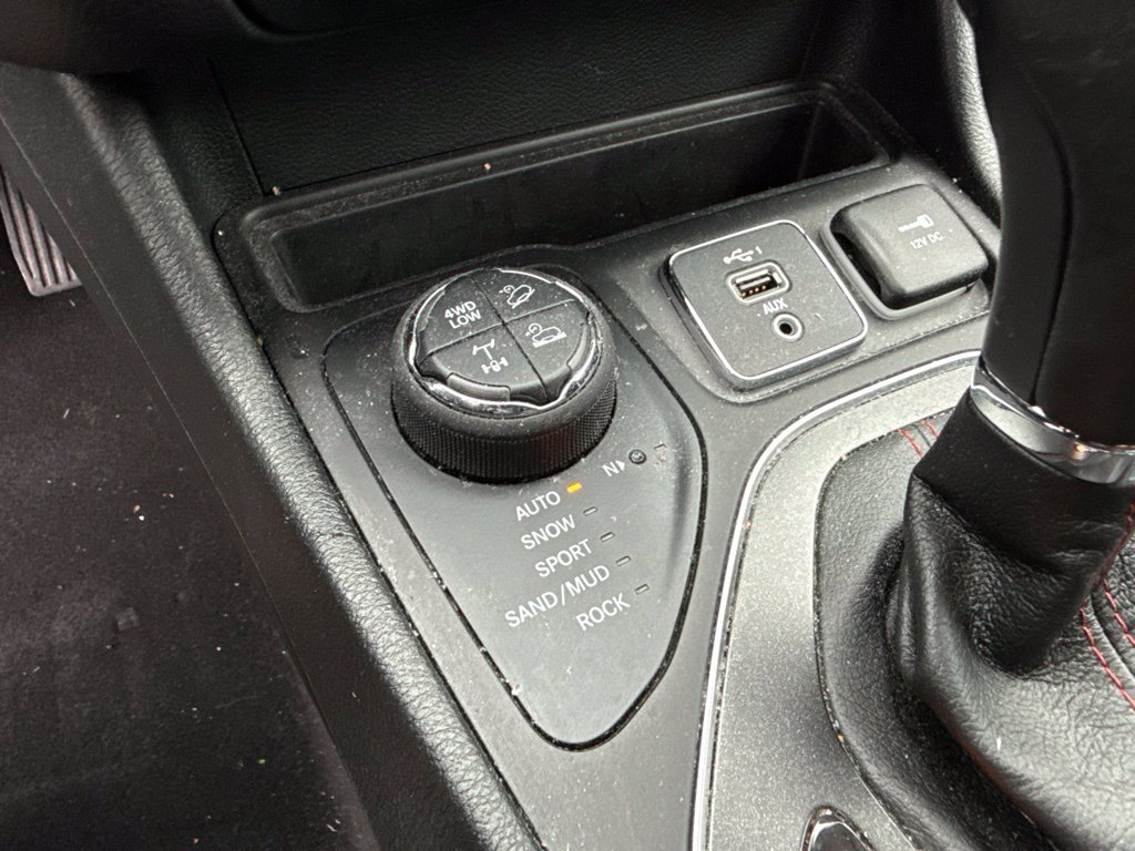 Used 2022 Black Jeep Trailhawk image 32