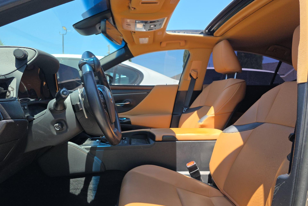 Used 2024 Caviar Lexus 300h image 2