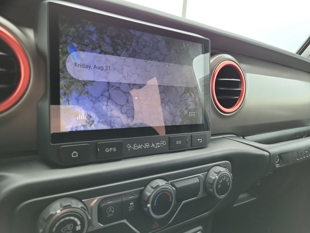 Used 2020 Green Jeep Sport image 24