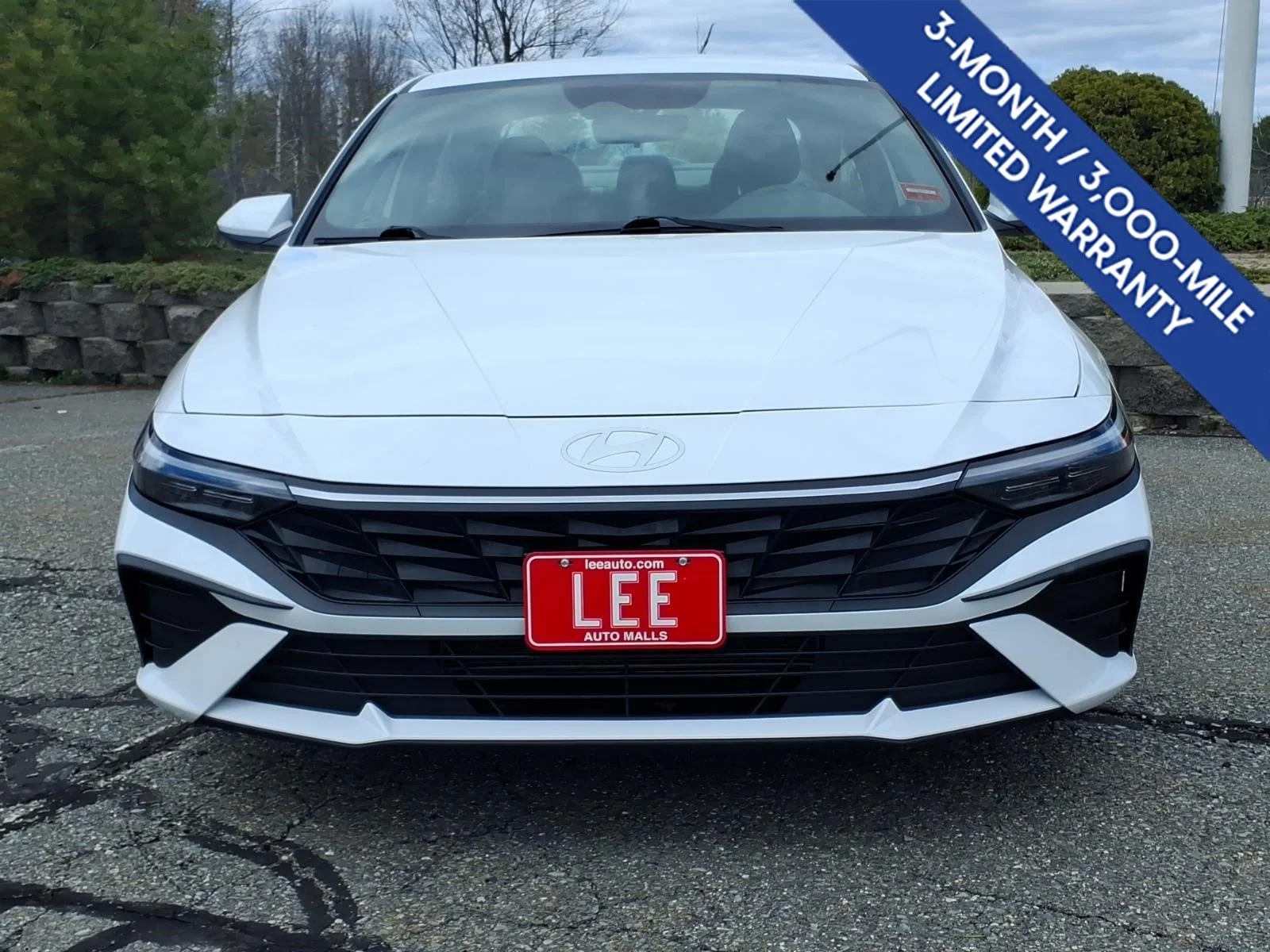 Used 2024 White Hyundai SEL image 2