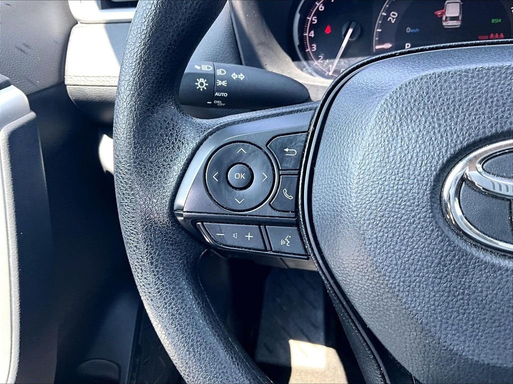Used 2025 Silver Toyota XLE image 23