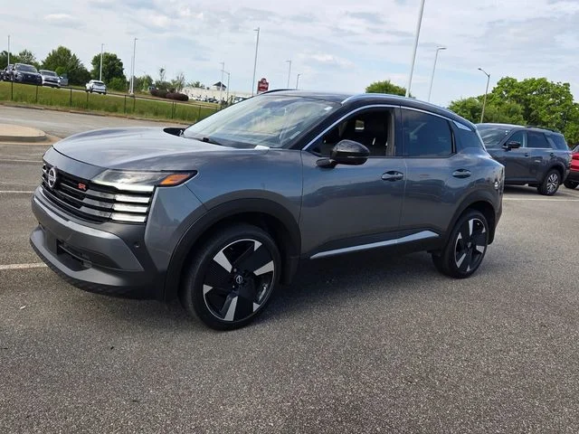 Used 2025 Gray Nissan SR image 3