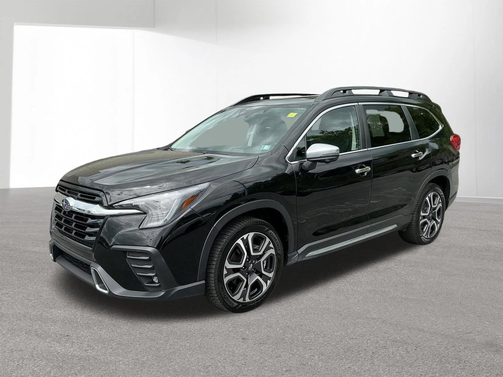 Used 2023 Crystal Black Silica Subaru Touring image 7