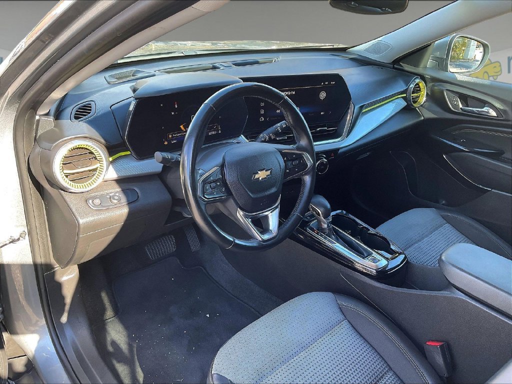 Used 2024 Gray Chevrolet LT image 8