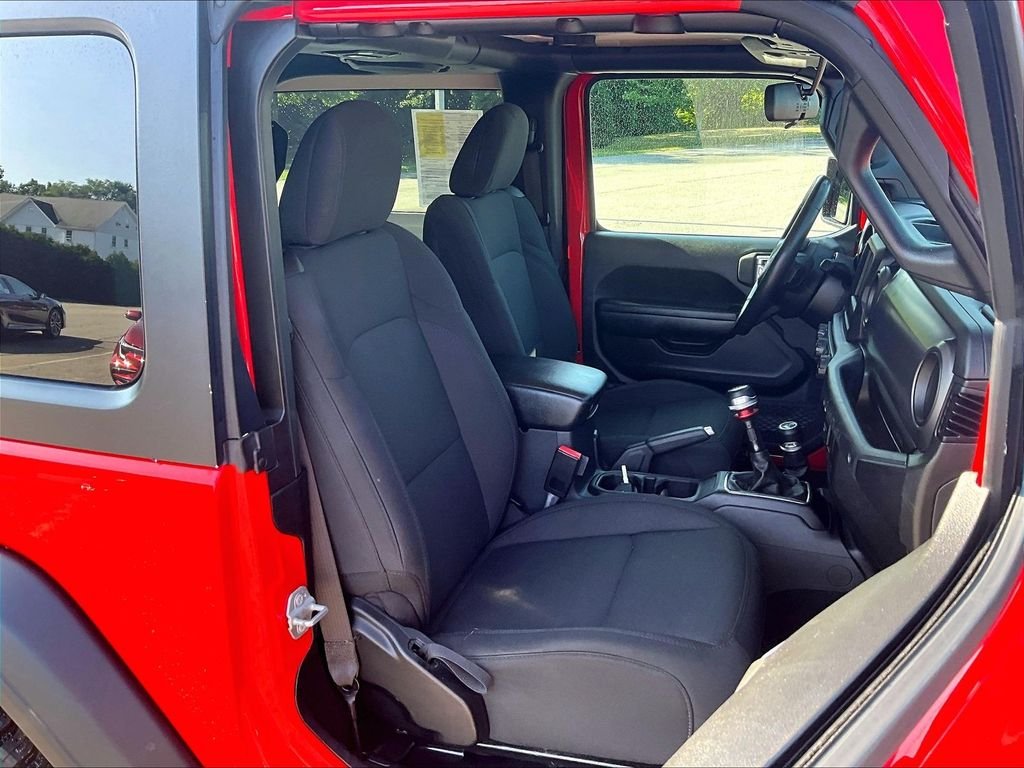 Used 2021 Red Jeep Sport S image 11