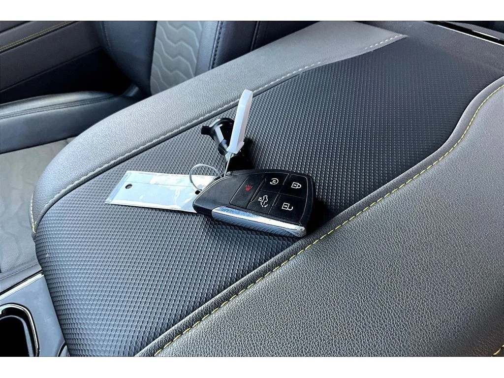 Used 2023 Dark Ash Metallic Chevrolet ZR2 image 9
