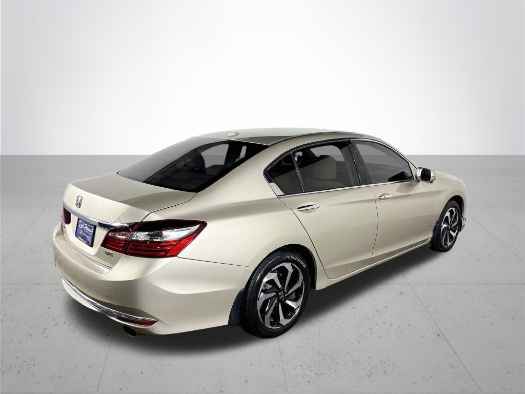 Used 2017 Gold Honda EX-L image 6