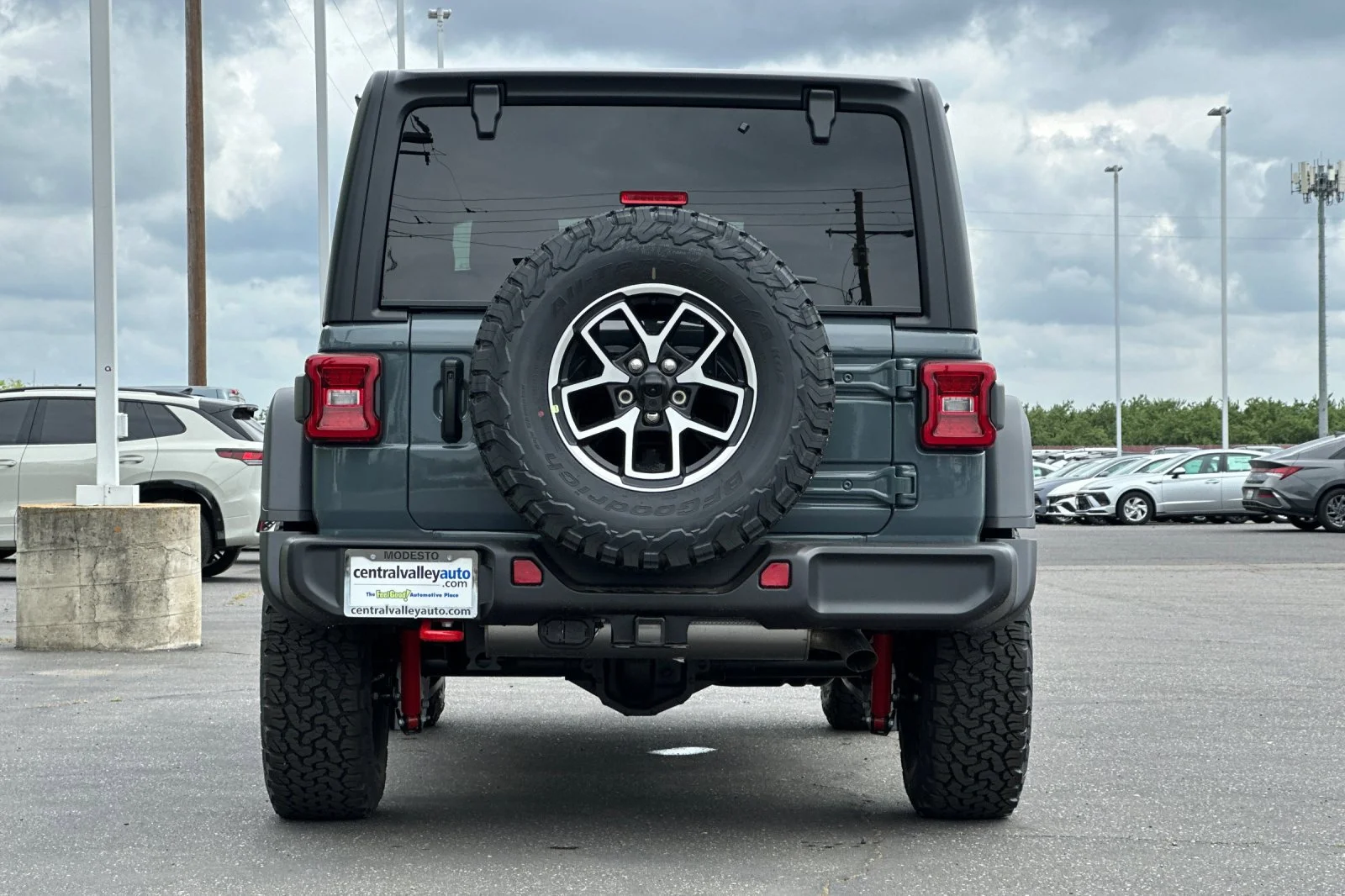 New 2026 Anvil Clear-Coat Exterior Paint Jeep Rubicon image 5