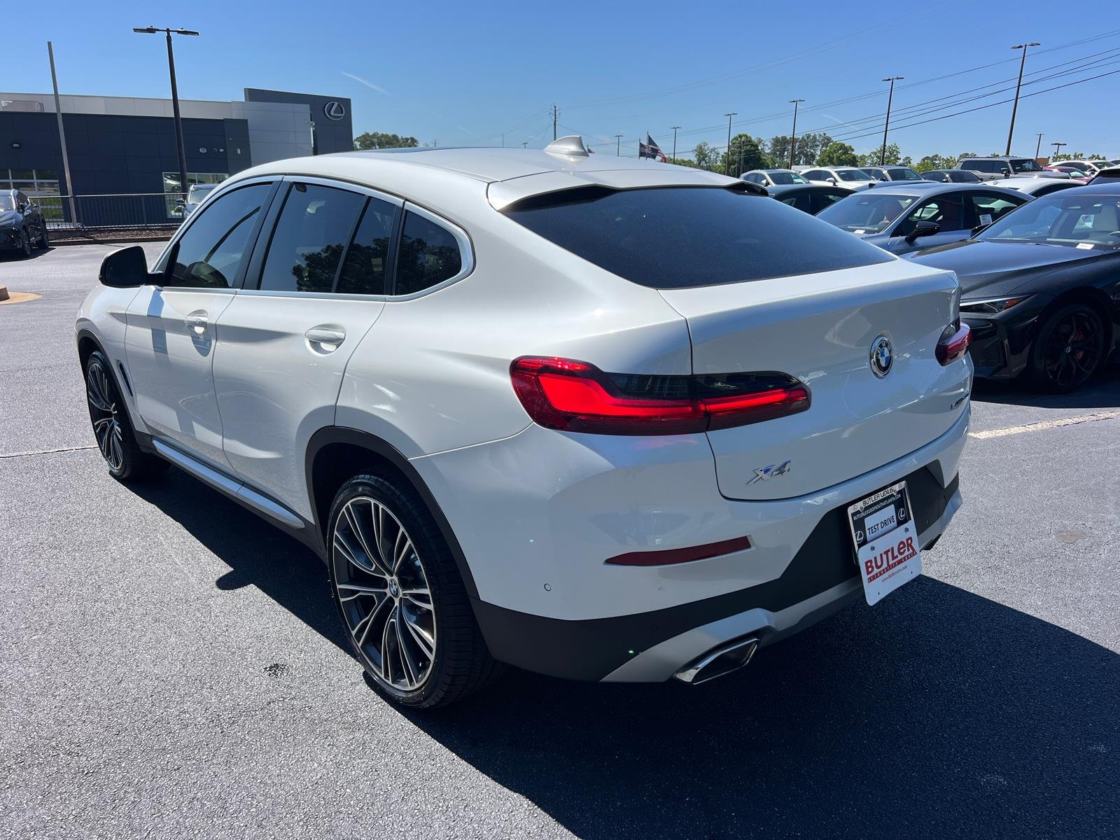 Used 2025 Mineral White Metallic BMW xDrive30i image 7
