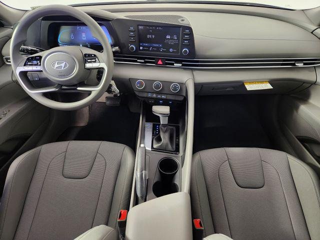 New 2026 White Hyundai SE image 21