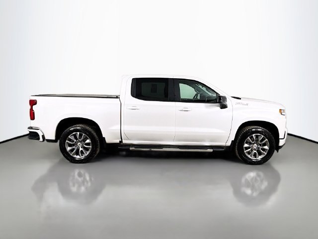 Used 2022 Iridescent Pearl Tricoat Chevrolet RST image 10