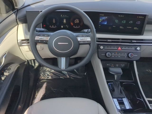 New 2025 Black Hyundai SE FWD image 43
