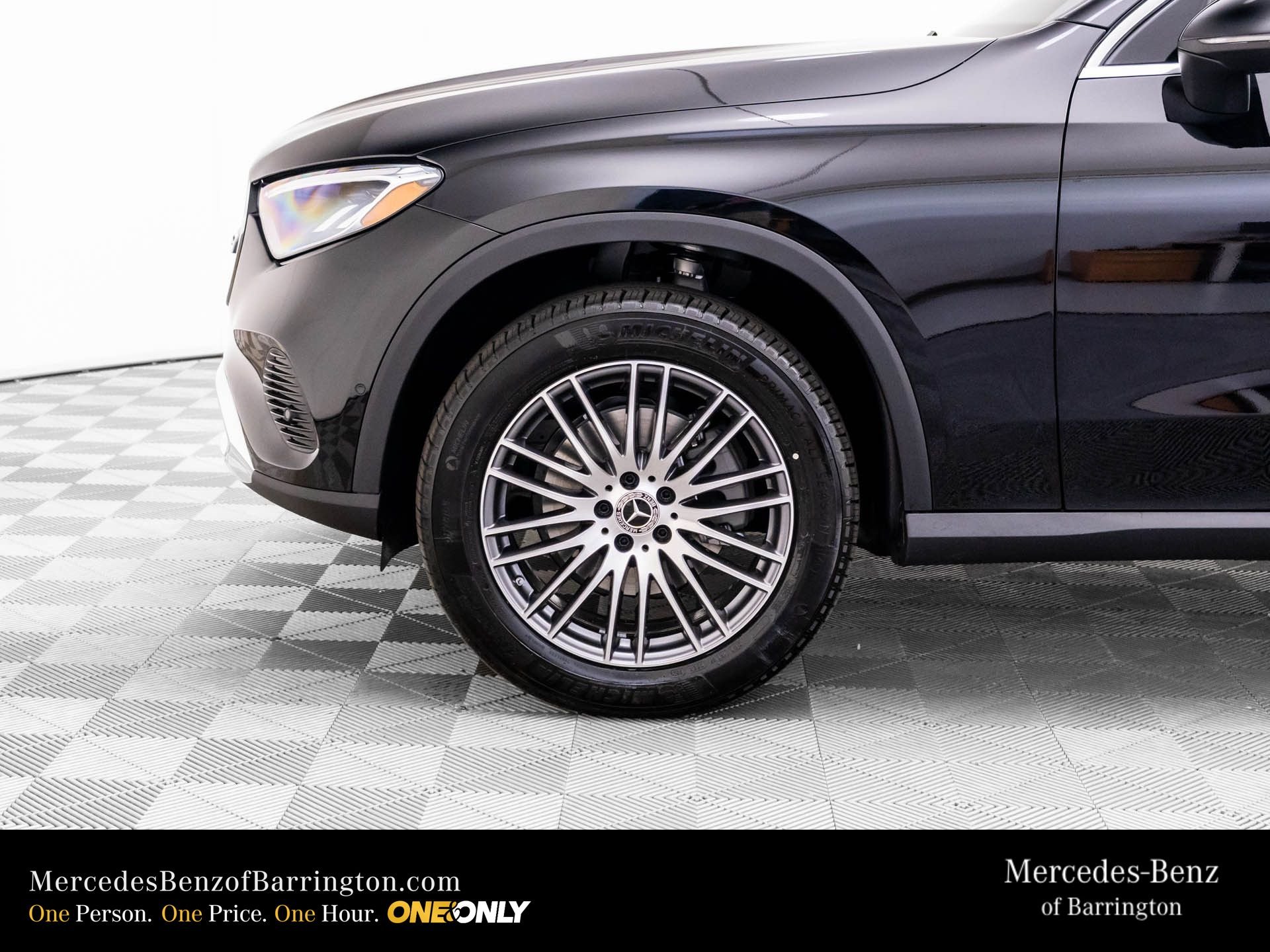 New 2026 Black Mercedes-Benz GLC 300 image 37