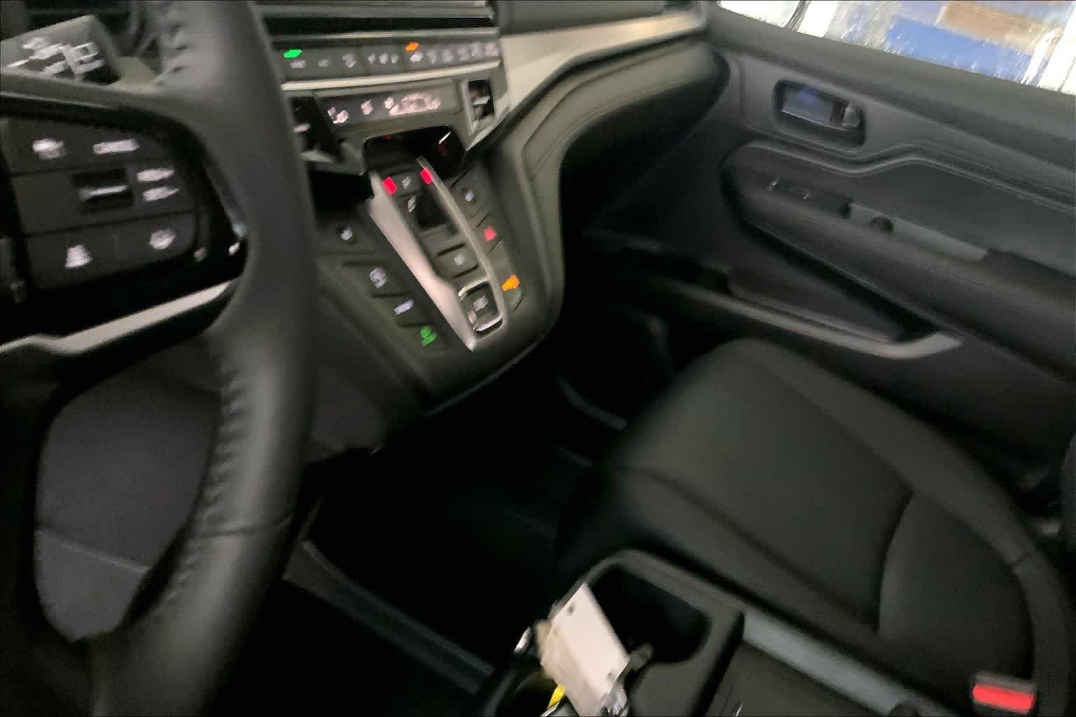 Used 2026 Modern Steel Metallic Honda EX-L image 16
