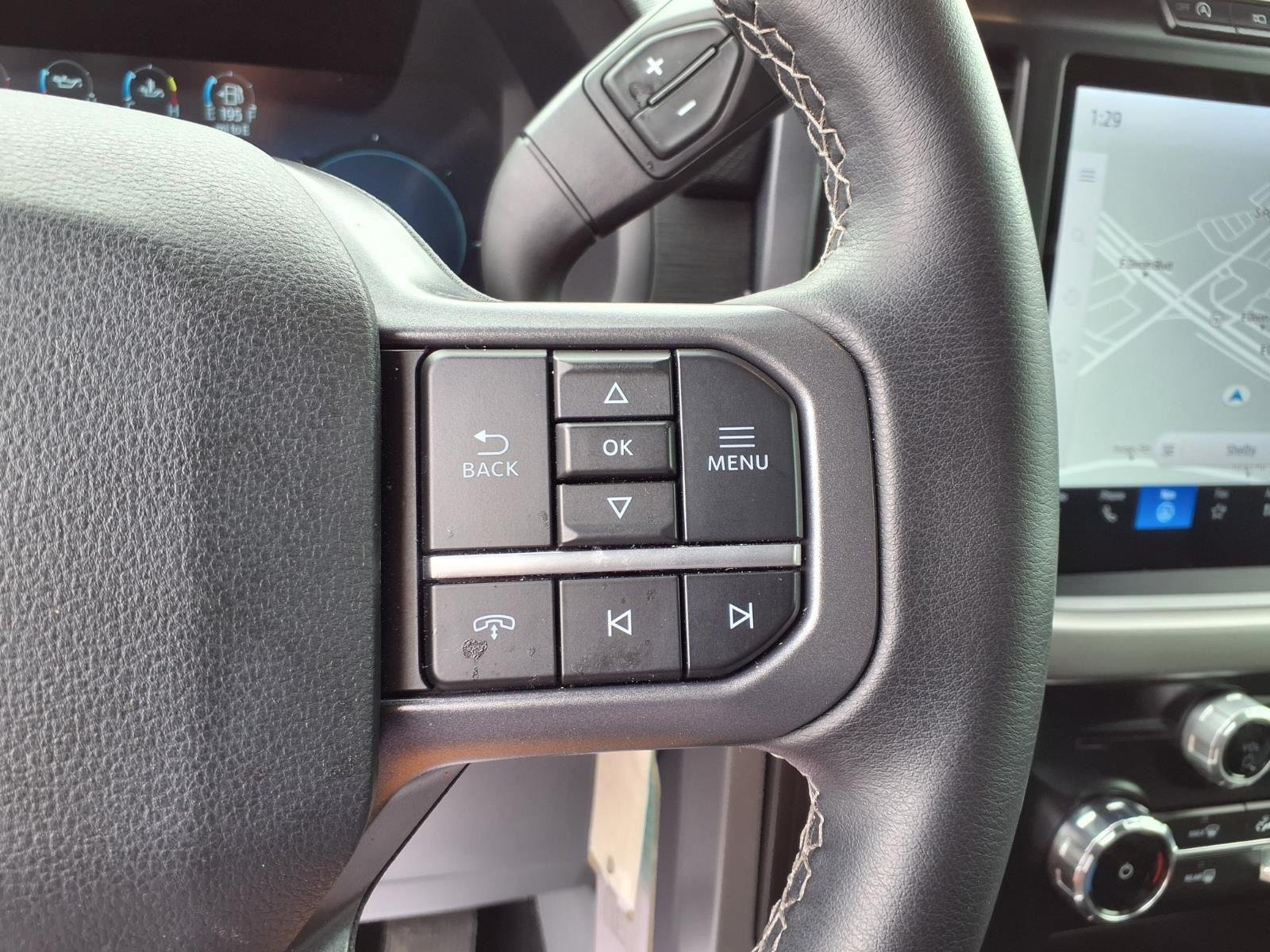 New 2024 Oxford White Ford XLT image 28