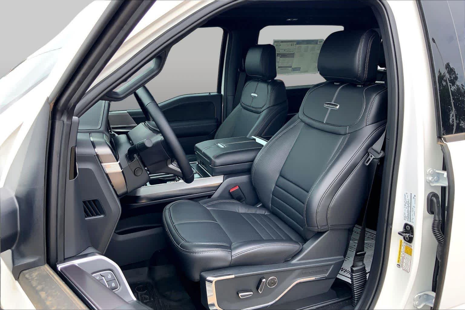 New 2026 Star White Metallic Tri-Coat Ford Platinum image 9