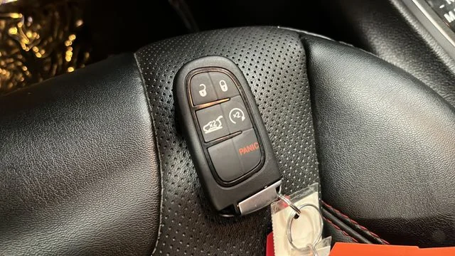 Used 2022 Granite Crystal Metallic Clearcoat Jeep Trailhawk image 43
