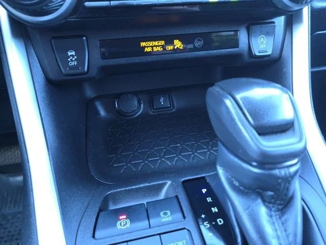 Certified Used 2022 White Toyota LE image 28