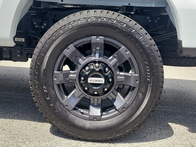 New 2026 Oxford White Ford XL image 7