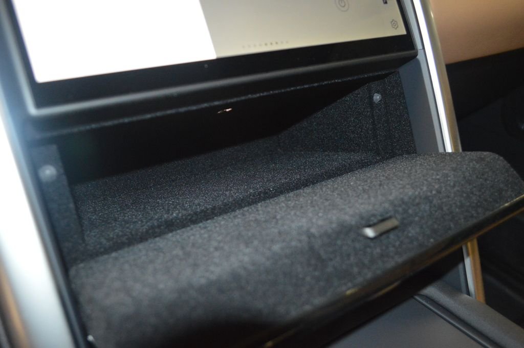 Used 2025 Gray Land Rover Metropolitan Edition image 33