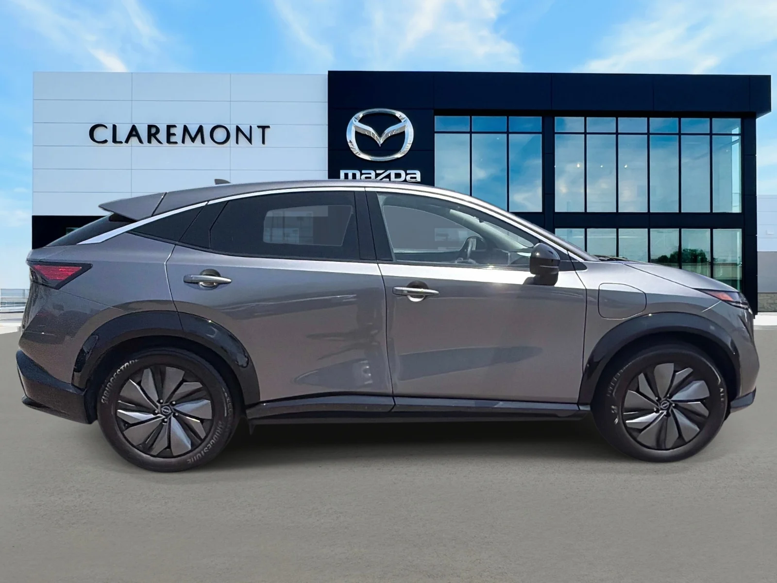 Used 2025 GUN METALLIC Nissan ENGAGE FWD image 4