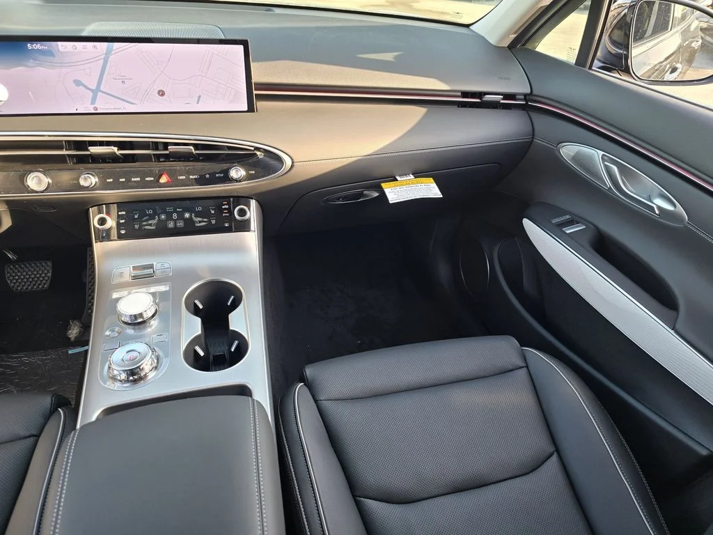 New 2026 Blue Genesis 2.5T Select image 9