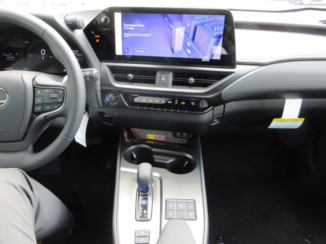 New 2026 Ultra White Lexus 300h Premium image 40