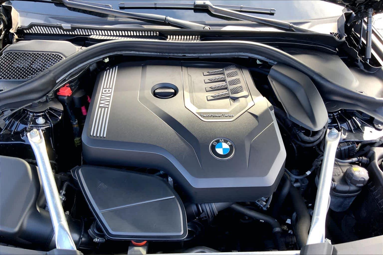 Used 2022 Jet Black BMW 530i xDrive image 30