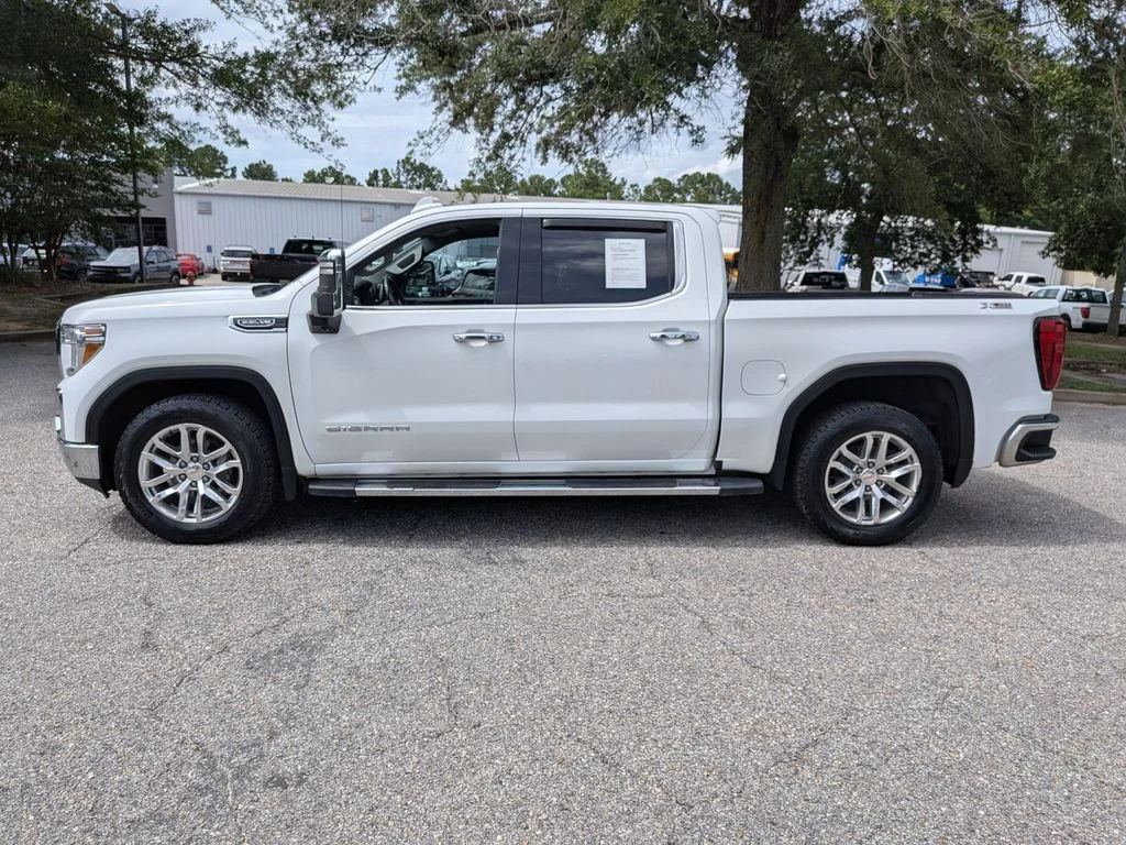 Used 2021 White GMC SLT image 2