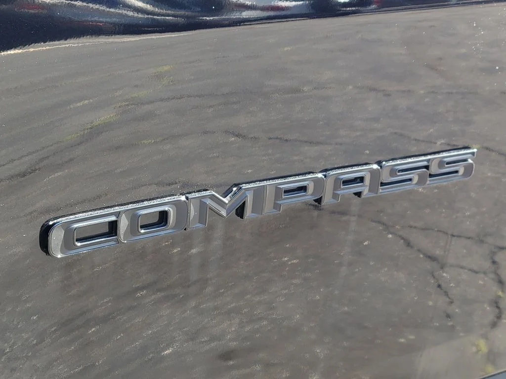 Used 2023 Black Jeep Latitude image 22