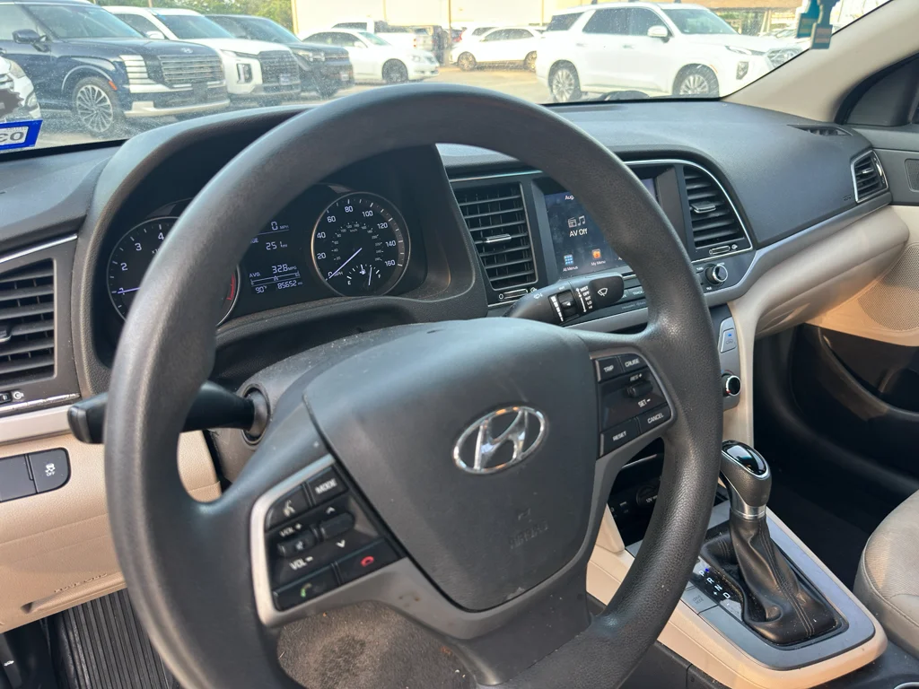 Used 2017 Phantom Black Hyundai SE image 11