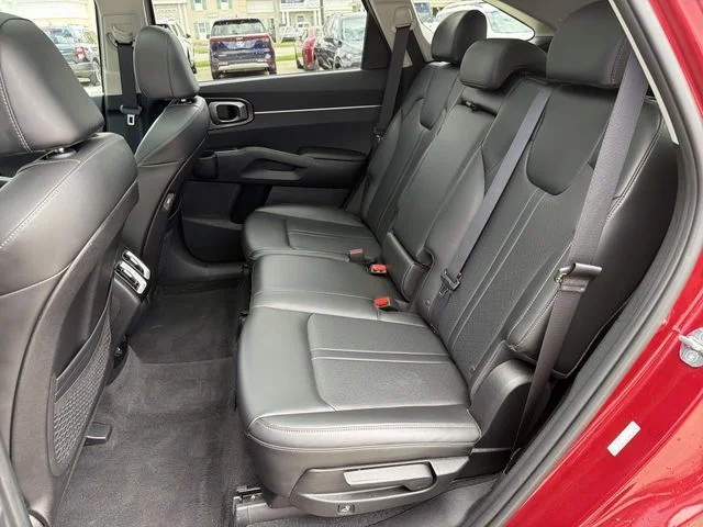Used 2023 Red Kia S image 25