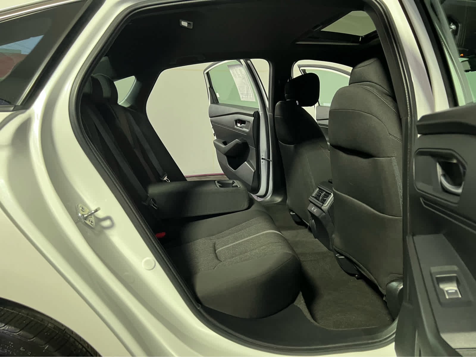 Used 2025 Platinum White Pearl Honda Sport image 27