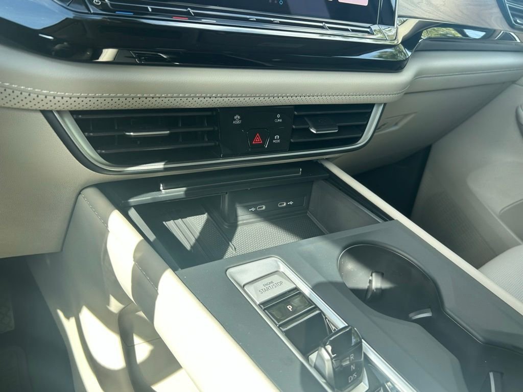 New 2026 Silver Volkswagen SE w/Technology image 52
