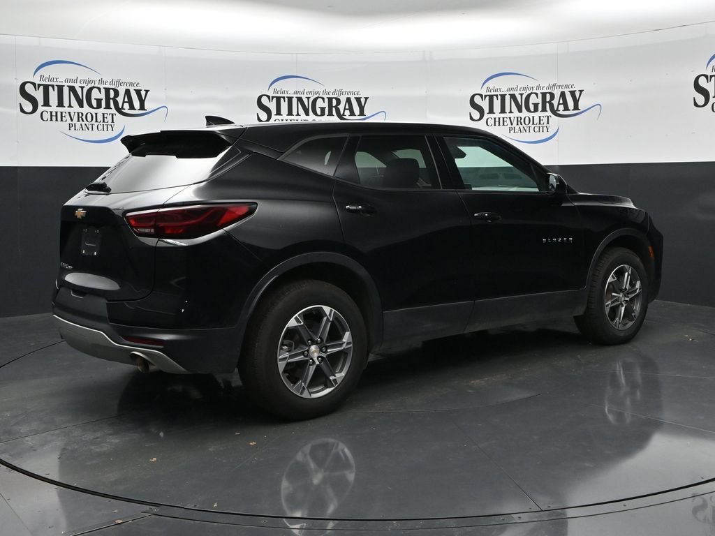 Used 2025 Black Chevrolet 2LT image 7