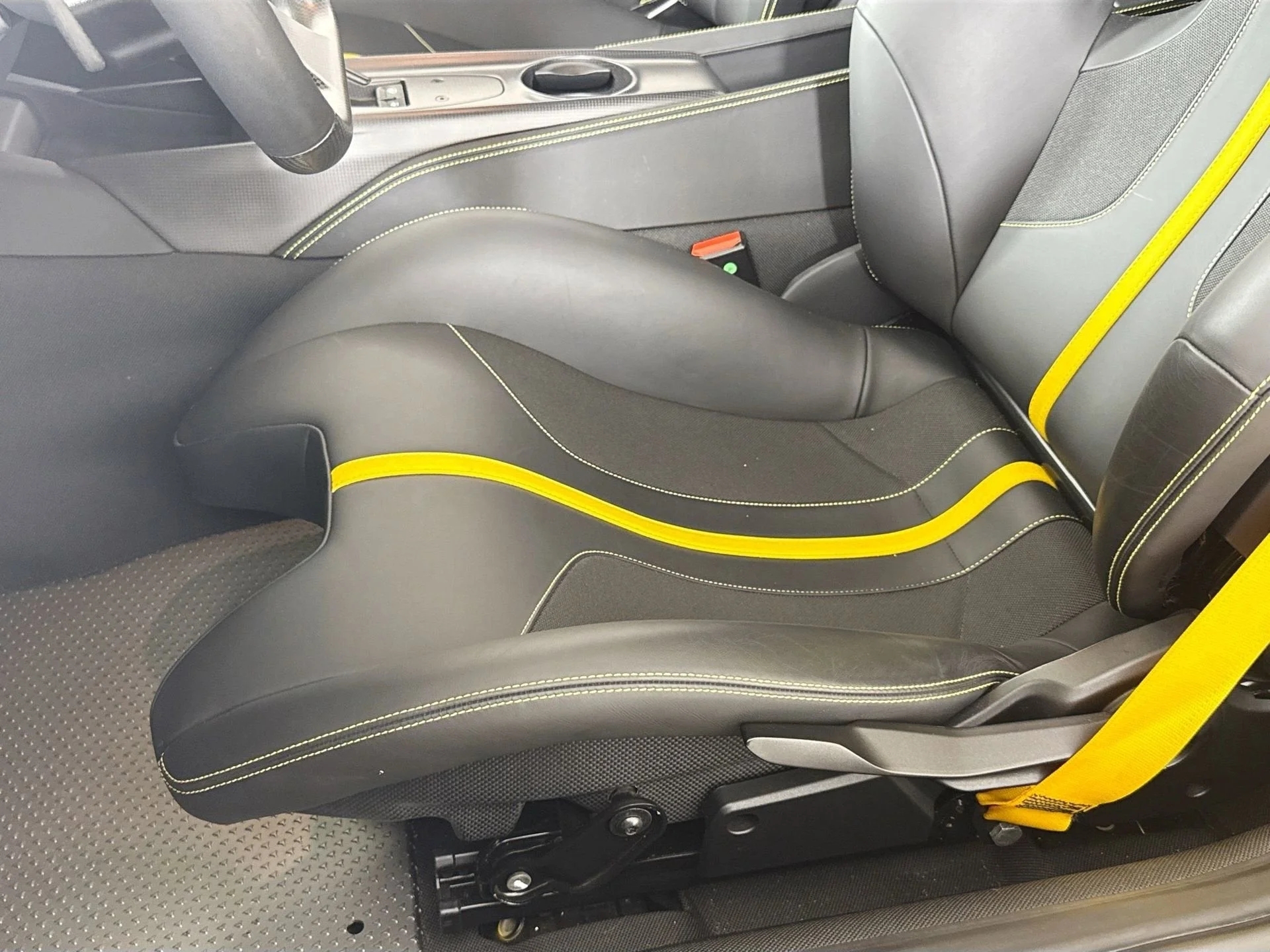 Certified Used 2017 Giallo Triplo Strato Ferrari Base image 17
