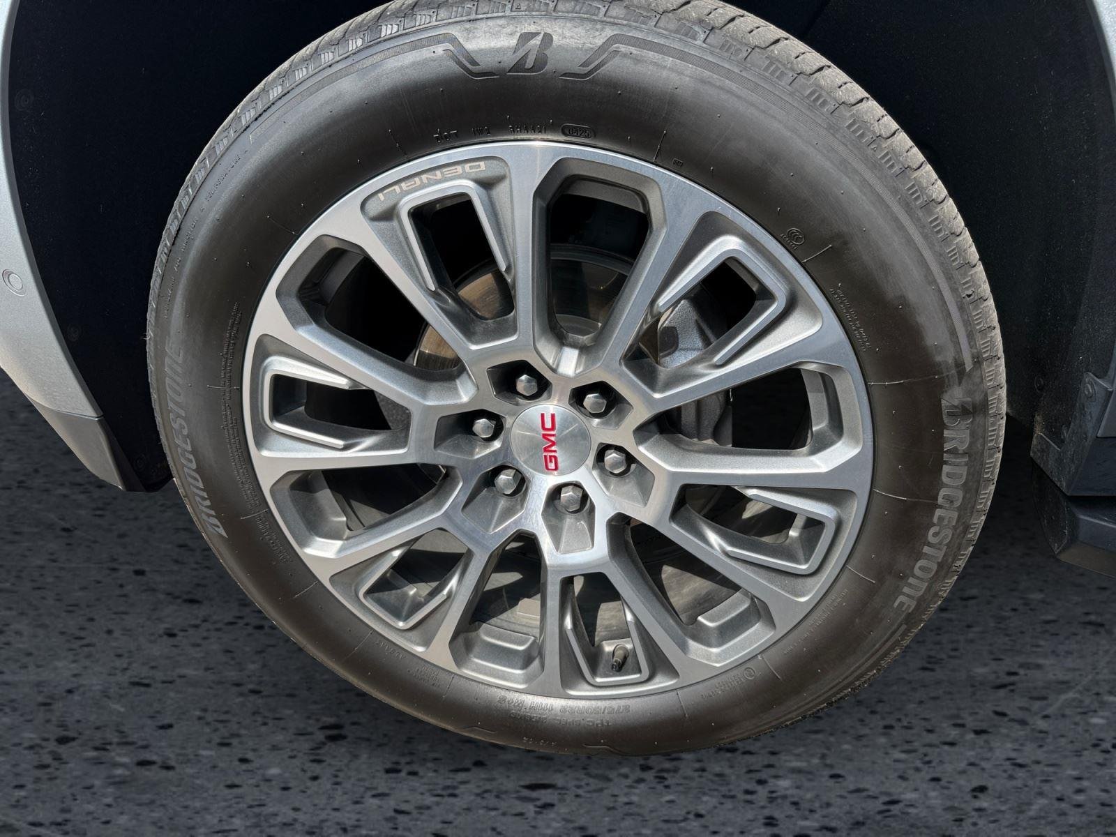 Used 2025 Sterling Metallic GMC Denali image 9