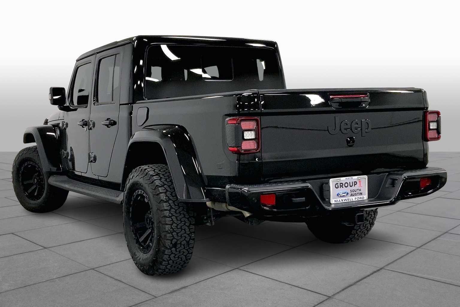 Used 2022 Black Clearcoat Jeep High Altitude image 11