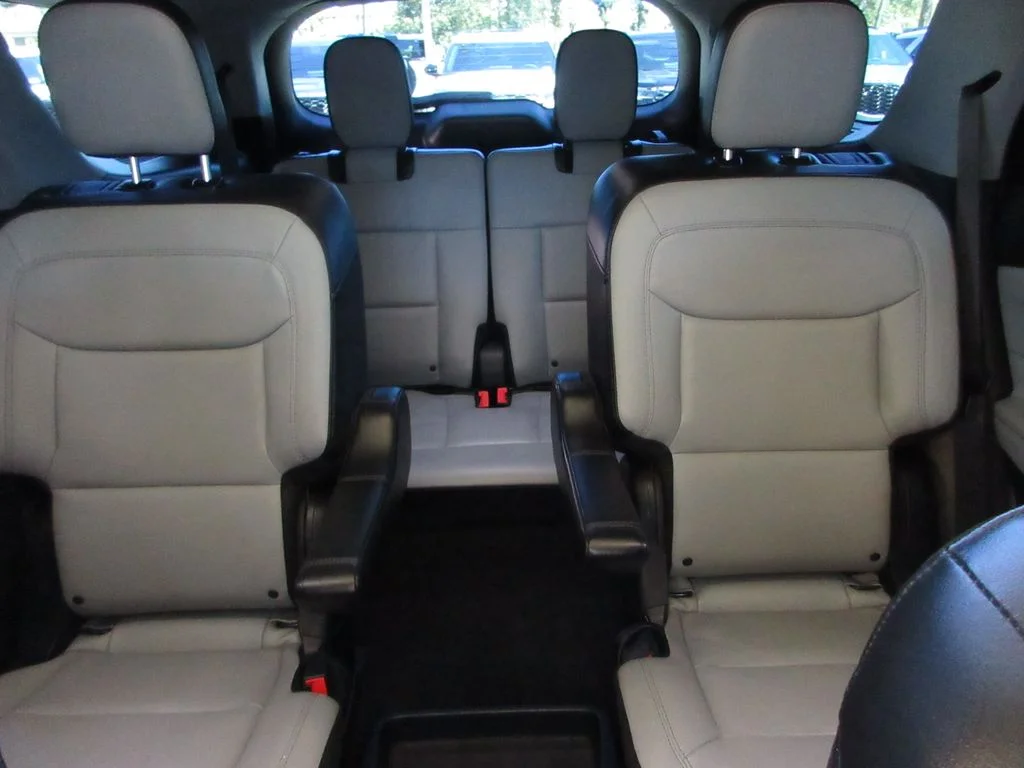 Used 2021 Agate Black Metallic Ford XLT image 25