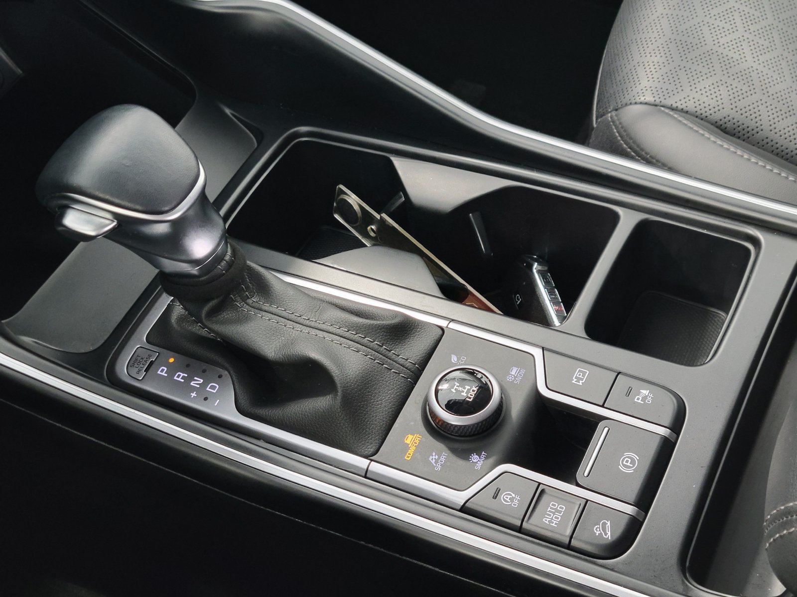 Used 2023 White Kia X-Line EX image 22