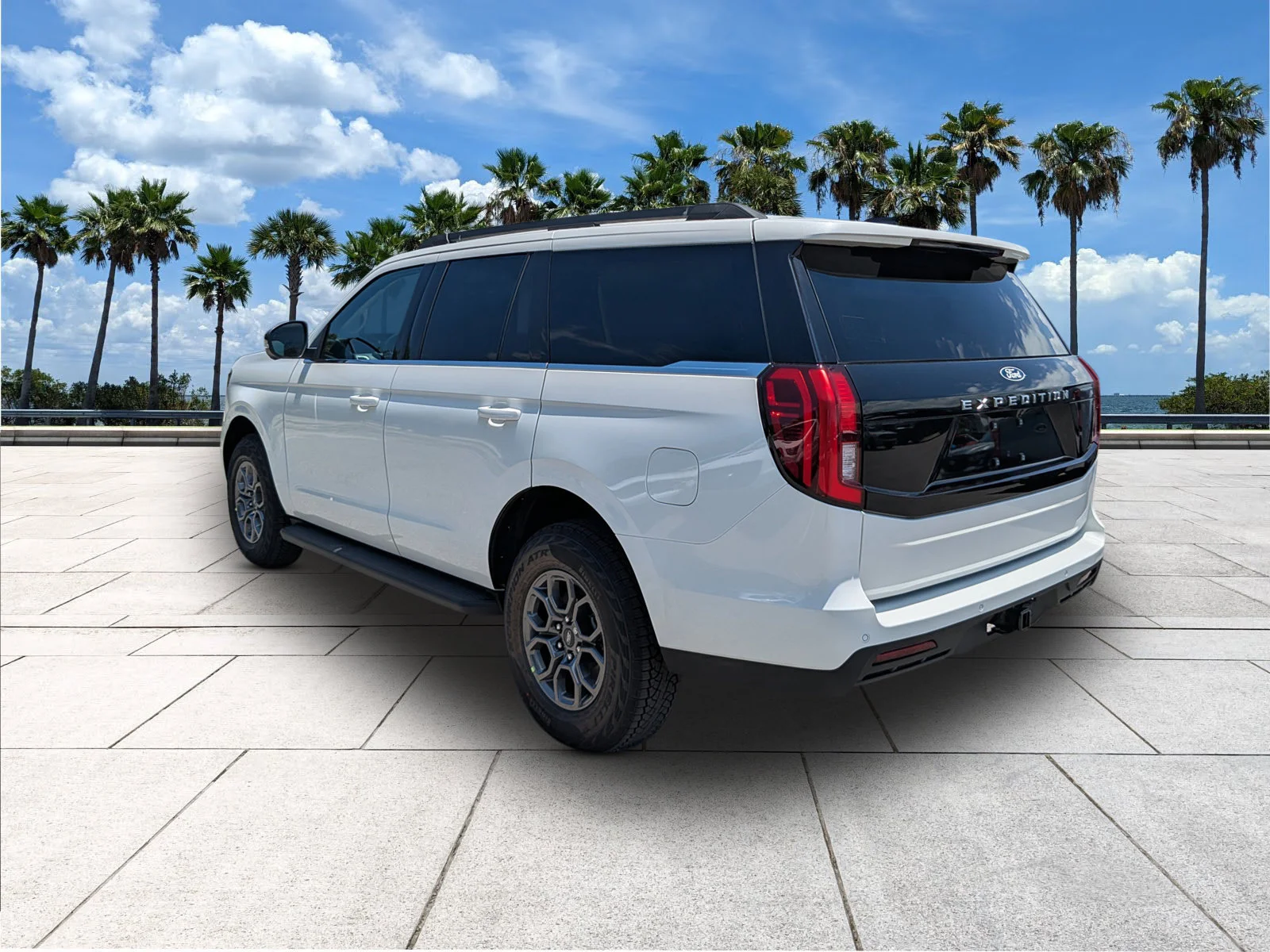 New 2027 Star White Metallic Tri-Coat Ford Active image 5