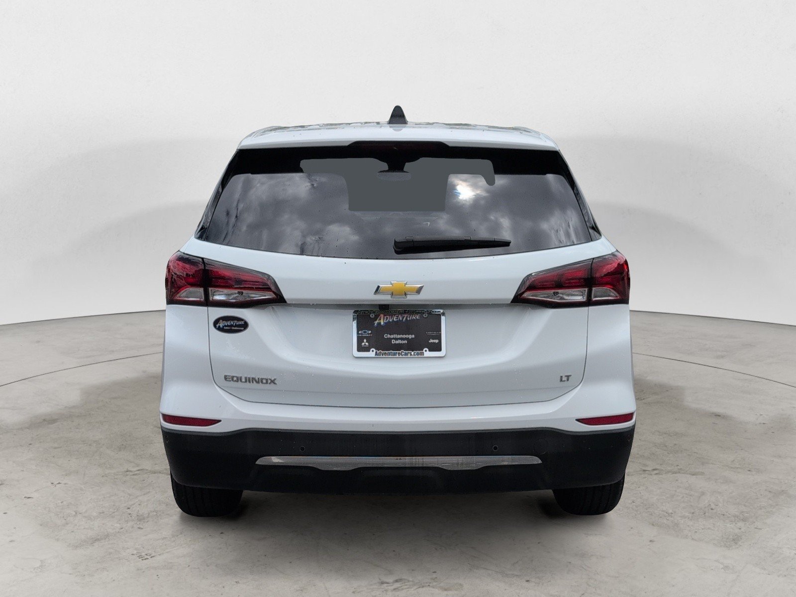 Used 2024 Summit White Chevrolet LT image 4